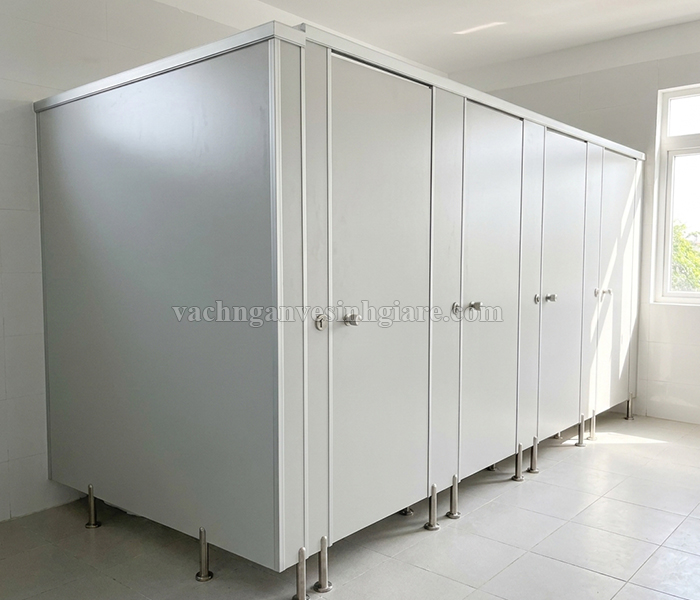Báo giá và đơn vị thi công vách ngăn vệ sinh compact cdf chuyên nghiệp cho khu công nghiệp
