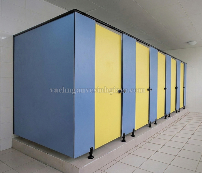 So sánh độ bền thực tế giữa thi công vách ngăn vệ sinh compact cdf và tấm compact hpl
