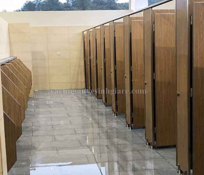 Giải pháp kiểm soát chất lượng khi thi công vách ngăn vệ sinh compact cdf tốc độ cao